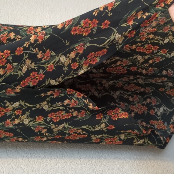 Chelsea & Violet black multicolor floral flutter sleeve cut out maxi jumpsuit - Picture 7 of 10